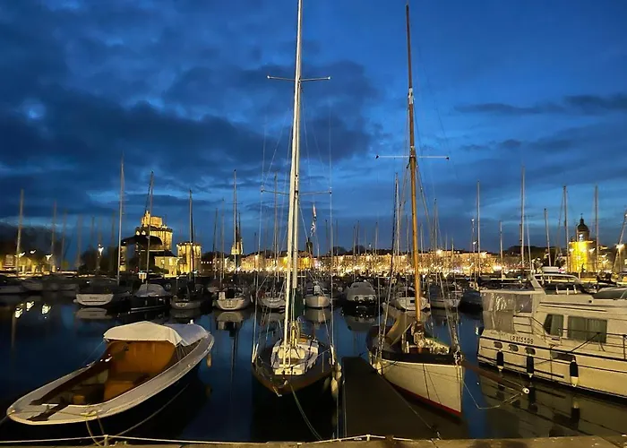 Apartment- Historic Centre La Rochelle (Charente-Maritime)