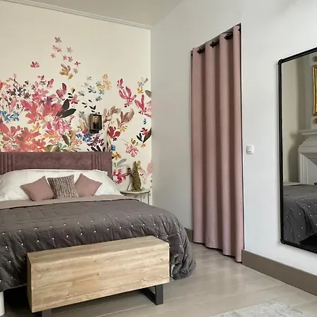 Apartment- La Rochelle Historic Centre * La Rochelle (Charente-Maritime)